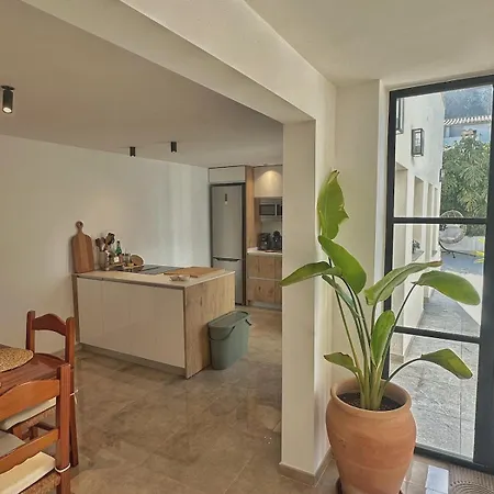 Stadthaus Mit Garten Und Dachterrasse -casa Villanova 度假居 *